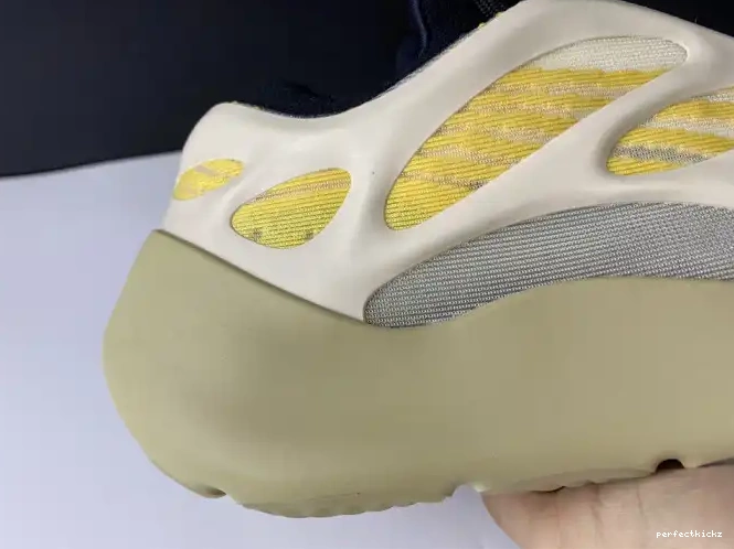ADIDAS YEEZY 700 SRPHYM
